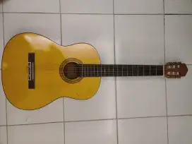 gitar akustik C315 yamaha nilon like new