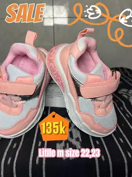 Sepatu little m