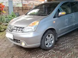 Nissan Grand livina 2010 Bensin