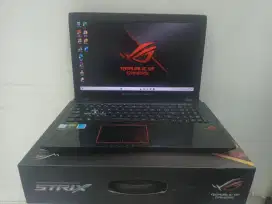 Asus Rog Strix Gl553VD. Core i7-7700HQ. GTX 1050 4gb. Ram 16gb. Ssd 12