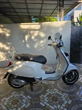 Primavera S white list biru dongker