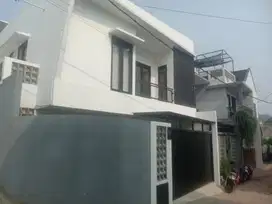 Rumah Mewah Full Furnish Posisi Hook Strategis Cigadung Bandung