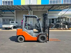 Forklift Th 2014 Toyota 8FG25 (2,5 Ton) Bensin/LPG