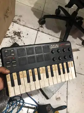 KEYBOARD MIDI CONTROLLER AKAI MPK MINI MK1