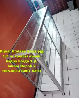 Etalase Kaca 1.5 m