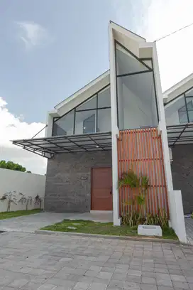 MODERN VILLA FOR SALE FREEHOLD, SEMINYAK, NORTH KUTA