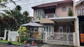 Dijual cepat rumah tinggal 2 lantai di Design cantik ,