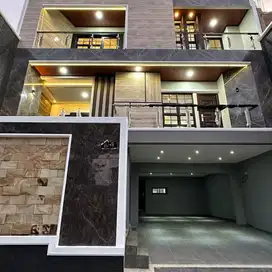 Jual Rumah Way Halim, ada Kolam Renang, Dekat Mall Boemi Kedaton