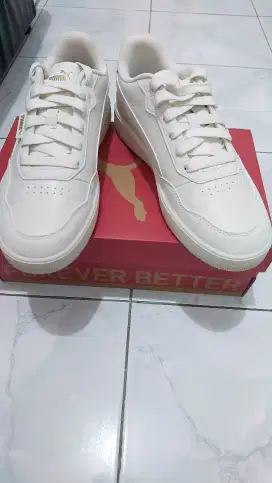 SEPATU OLAHRAGA PUMA COURT ULTRA LITE