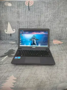 Asus E203MAH Intel N4000 Ram 4/256 SSD layar 11,6 HD windows 10 mulus