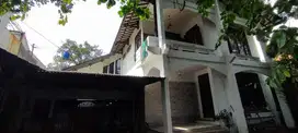 Sewa Rumah 2 Lantai Luas Strategis di kembar Bandung Tengah Kota