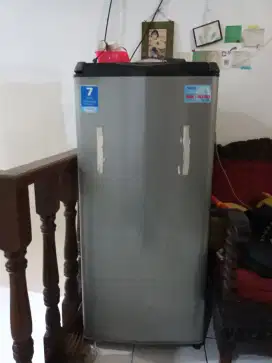 Dijual Cepat Kulkas Merk Aqua BU
