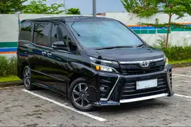TOYOTA VOXY 2.0 A/T 2018 (HITAM)