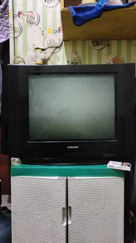 TV Samsung dan KULKAS Toshiba