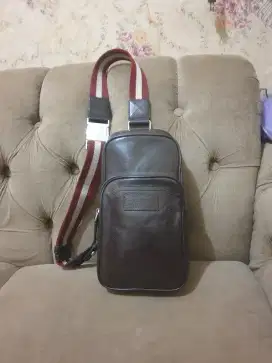Mulus .authentic tas  selempang .body bag bally