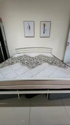 DIPAN DAN KASUR SPRINGBED BRAND INFORMA