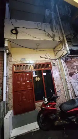 JUAL RUMAH 2 LANTAI DI PETAMBURAN 2 SERTIFIKAT HAK MILIK 54m2