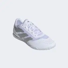 Sepatu futsal predator terbaru