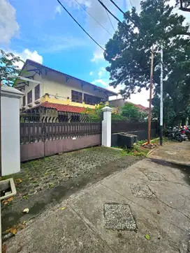 Rumah DIjual Kebayoran Baru. Jalan Utama, Prapanca, Wijaya Area. NEGO