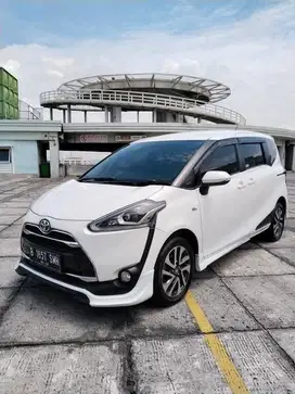 (Promo Tdp 15jt) Toyota Sienta 1.5 Q AT 2017 Putih, KM 88rb