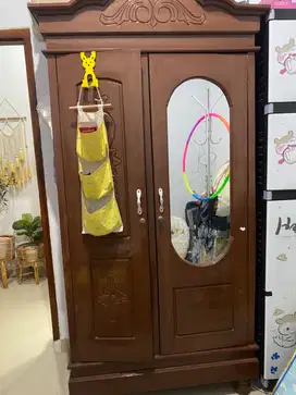 Obral lemari kayu