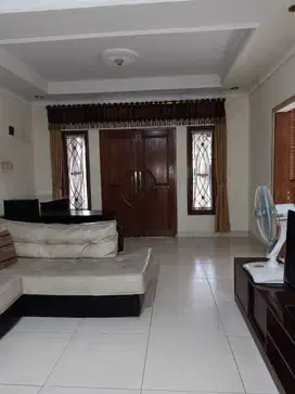 TERMURAH & JARANG ADA*JUAL CEPAT RUMAH TERAWAT DI MAIN ROAD CISARANTEN
