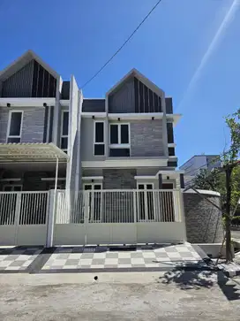 Dijual Rumah Baru Gress Scandinavian Tenggilis Dekat Raya Prapen