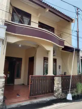 Waru Banyumanik
