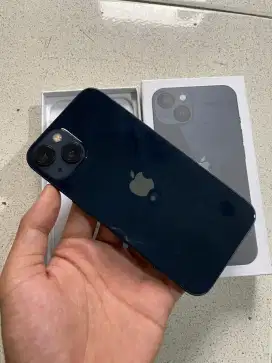 iPhone 13 128 inter midnight