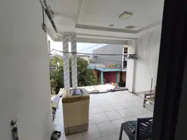 Dijual rumah 2 lantai siap huni di Perumahan Dasana Indah