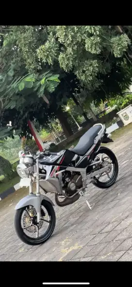 NINJA R 2011 Hitam