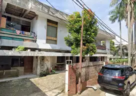 Di Jual Rumah Hitung Tanah di Jl Wijaya Timur, Kebayoran Baru, Jaksel