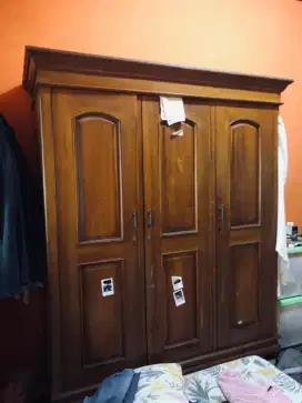 lemari kayu jati
