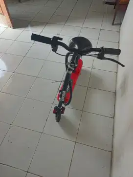 Scooter anak tinggal pakai masih normal