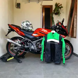 KAWASAKI NINJA 150 RR NEW SE ORANGE 2015 GOOD CONDITION
LIKE NEW