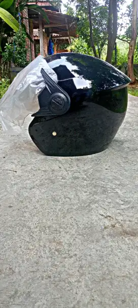 Di jual helm Honda masih baru dan ORI ukuran M