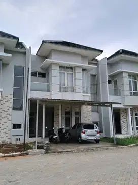 Disewakan rumah di Green lake view cimanggis Depok