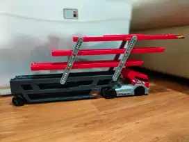 Hot wheels Mega hauler truck merah