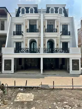 Rumah Mewah Siap Huni Dalam Town Hous Elite Di Jakarta Selatan