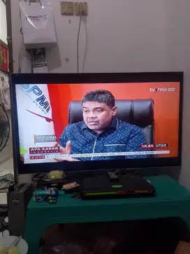 BU led tv polytron 40' pld40d100 masih analog kondisi bagus bisa dicek