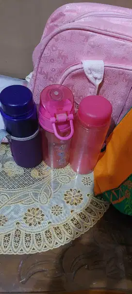 Botol minum,mainan gratis (second)