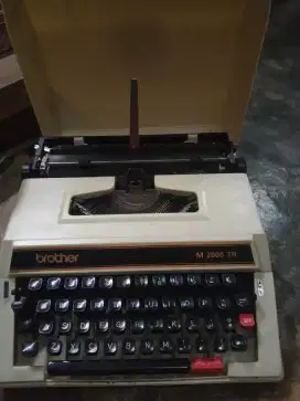 Mesin ketik Brother siap pakai