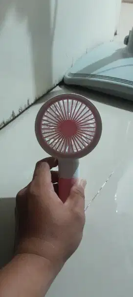 Jual kipas angin kecil warna pin gak bisa jauh-jauh