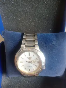 Jam tangan Seiko 5 automatic