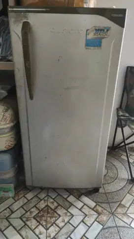 Dijual kulkas bekas
