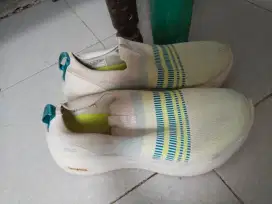 Sepatu wanita skechers ori size 36