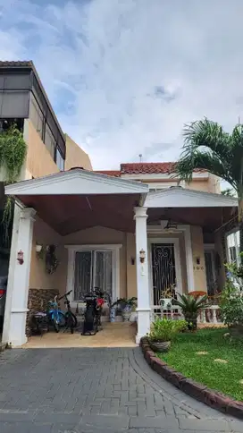 Di Jual Cepat Rumah Cantik 1,5 lantai CitraGran Cibubur.