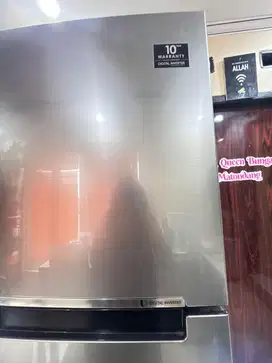 Kulkas 2 pintu Samsung Inverter ukuran 384L
