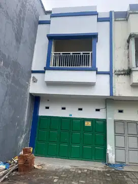 Di Kontrakan Ruko 2 lantai