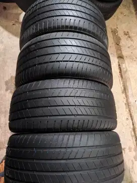 Bridgestone alenza runflat 305 40 R20 & 275 45 R20